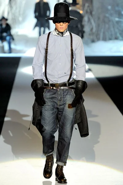 Look 10